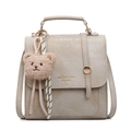 Sac à dos beige crème à motif crocodile avec breloque ours et logo doré chic - Avec Pendentif / Khaki