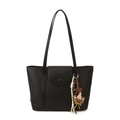 Bolso tote vintage de cuero sintético negro con un colgante de oso y textura rugosa - Con Ornamento / Negro