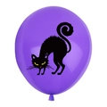 Nahaufnahme eines lila Halloween-Ballons aus Latex mit einem gruseligen schwarzen Katzenmotiv - Lila (Schwarze Katze Muster)
