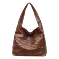 Borsa a spalla hobo marrone retrò con borchie argentate e finitura in pelle PU lucida - Marrone