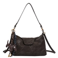 Sac oreiller rétro en cuir marron foncé avec breloque chien et texture vintage - Avec Pendentif / Café au Lait