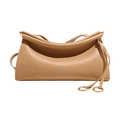 Bolso de hombro minimalista de cuero camel con anillos dorados y diseño plisado - Caqui