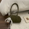 Borsa a spalla in pelle cerata verde oliva vintage con ciondolo a forma di coniglio - Stile con ciondolo a forma di coniglio / Verde