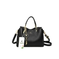 Elegante borsa nera in similpelle a grana con logo dorato e ciondolo a cuore - Nero