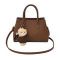 Sac à main seau en cuir litchi café foncé avec breloque ours et bandoulière - Avec Pendentif / Marron