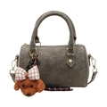 Borsa Boston grigio scuro opaca con ciondolo a forma di cane e dettagli dorati - Con Ciondolo / Verde