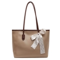 Khaki-Tote-Bag aus PU-Leder mit dunkelbraunen Riemen und dekorativem Rautenmuster-Seidenschal - Khaki