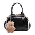 Bolso Boston de cuero negro con correa ajustable y un colgante de perro de peluche - Con Colgante / Negro