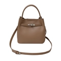 Bolso cubo clásico en cuero granulado color tostado con asa y correa ajustable - Caqui