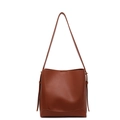 Borsa a secchiello marrone in pelle martellata con eleganti cinturini laterali - 25*10*26 / Marrone