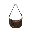 Borsa hobo a mezzaluna con monogramma marrone, tracolla regolabile e dettagli oro - Caffè con Marrone