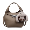 Bolso de piel gris café con diseño de lichi, cierre plateado y colgante de conejo - Con Colgante / Caqui