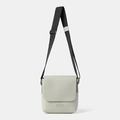 Borsa a tracolla minimalista grigio chiaro con cinturino nero e fibbia in argento - verde chiaro