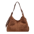 Braune Hobo-Tasche aus Wildlederimitat mit minimalistischer Naht und Silberschnalle - Mit Anhänger / Braun