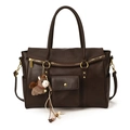 Donkerbruine kunstlederen shopper met pluche paardenhanger en schouderband - Koffie Met Hanger