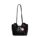 Borsa tote minimalista in pelle nera con borchie argentate e ciondolo gelato - Con Ciondolo / Nero