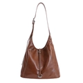 Braune Hobo-Tasche aus Kunstleder mit weißen Kontrastnähten und Silber-Details - Braun