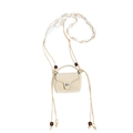 Mini beige Leder Umhängetasche mit Perlen-Kordelzug und Seidenschal-Detail-Akzent - Gebrochenes Weiß