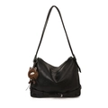 Borsa a spalla minimalista nera in similpelle con ciondolo peluche e fibbie decorative - Con Ciondolo / Nero