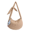 Beige gesteppte Canvas-Einkaufstasche mit geknotetem Gurt und blauem Knotenanhänger - 37x9x28cm / Khaki