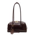 Borsa a bauletto marrone scuro in pelle lucida con ciondolo a forma di pretzel - Con Ciondolo / caffè