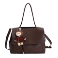 Sac à bandoulière minimaliste en cuir marron foncé avec un petit ours charmant - Avec Pendentif / Marron