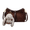Borsa a spalla in pelle scamosciata marrone scuro con cuciture e ciondolo a coniglietto - Con Ciondolo / Marrone