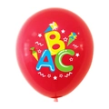 Dettaglio di un palloncino rosso con lettere ABC e stelle per feste di ritorno a scuola - Rosso