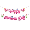 Dettaglio dello striscione Happy Mother's Day con motivi floreali e sagome di cuori - Banner di lettere