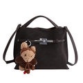Bolso de mano retro marrón oscuro con cierre giratorio plateado y colgante de oso - Con Colgante / Marrón