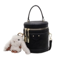 Schwarze Beuteltasche in Matt-Optik mit Gold-Reißverschluss und Hasen-Anhänger - Mit Anhänger / Schwarz