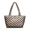 Bolso tote acolchado grande en oro champán metalizado con asas acolchadas - Champán