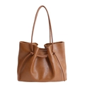 Grote karamelbruine tote bag van glanzend leer met trekkoord detail en schouderbanden - Bruin