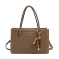 Kaffeebraune PU-Leder Beuteltasche mit Websteppung und buntem Holzperlen-Anhänger - Khaki