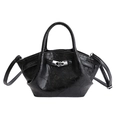 Sac seau noir élégant en cuir froissé avec fermoir argenté et bandoulière réglable - Noir