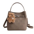 Borsa a secchiello in pelle martellata talpa con ricamo floreale e ciondolo a cane - Con Ciondolo / Grigio