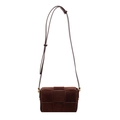 Bolso bandolera de ante marrón oscuro con diseño trenzado y correa ajustable de hombro - Marrón