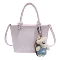 Hellrosa Eimer-Handtasche aus PU-Leder mit Griff und süßem Bären-Anhänger - Rosa