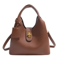 Braune Handtasche aus Leder mit Litschimuster, Drehverschluss und Schultergurt - Braun