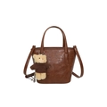 Bolso cubo vintage marrón en cuero plisado encerado con un lindo colgante de oso - Marrón