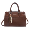 Sac à main marron en simili cuir avec motif tissé, charm en perles et bandoulière - Marron