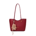 Bolso tote de cuero granulado rojo con tirantes finos y colgante de perro de peluche - Con Colgante / Rojo