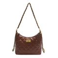 Bolso bandolera acolchado café con correa de cadena dorada entrelazada de cuero - Marrón
