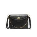 Schwarze gesteppte Shopper-Tasche mit goldenen Beschlägen und Kettenriemen-Variante - Schwarz