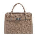 Bolso de mano beige minimalista con textura ondulada acolchada y hebilla plateada - Caqui