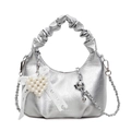 Mini-Handtasche in Silber-Metallic mit Perlenherz-Anhänger und Kettengurt - Mit Anhänger / Silber