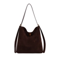 Kaffeebraune Wildleder-Beuteltasche mit Goldverschluss und Vintage-Tote-Griff - Braun