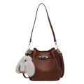 Borsa a secchiello marrone in pelle martellata con chiusura argento e charm a coniglio - Con Ciondolo / Marrone