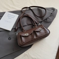 Bolso bowling vintage marrón oscuro en cuero sintético con bolsillos y hebillas plata - Marrón