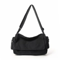 Bolso bandolera de lona negra con cierre de solapa y correa ajustable para hombro - Negro